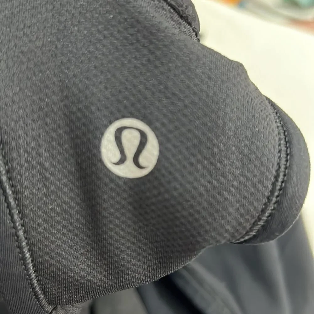 Lululemon Black racerback performance tank top EUC size 6